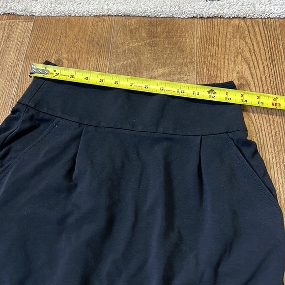 Theory black front pockets zipper back closure skirt - Picture 7 of 8